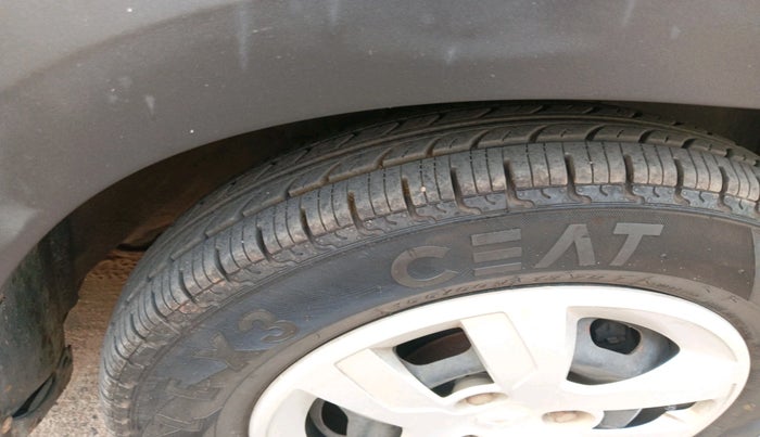 2018 Renault Kwid RXT 1.0 (O), Petrol, Manual, 79,202 km, tyre