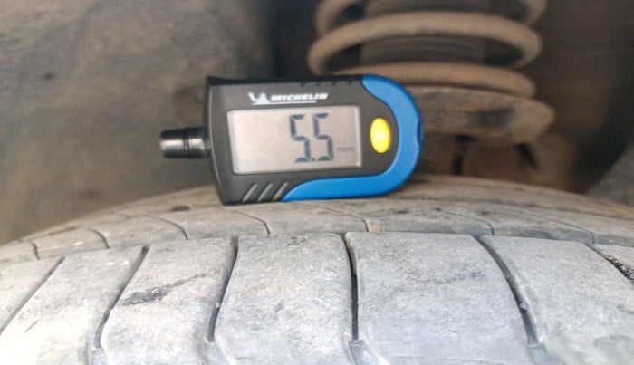 2011 Volkswagen Passat 2.0 PD DSG, Diesel, Automatic, 34,638 km, tyre