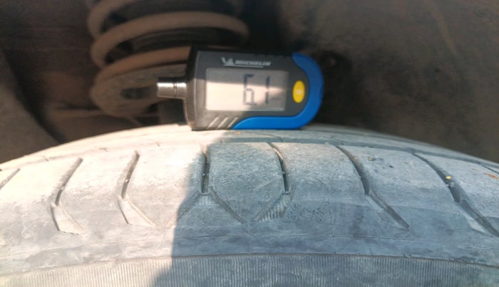 2011 Volkswagen Passat 2.0 PD DSG, Diesel, Automatic, 34,638 km, tyre