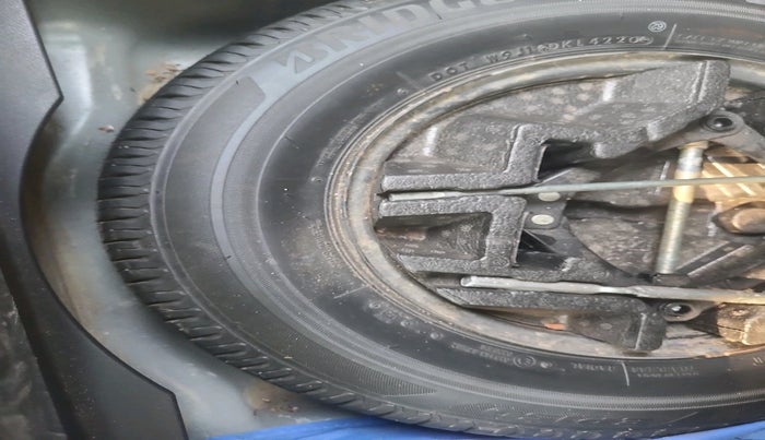 2020 Tata ALTROZ XZ PETROL, Petrol, Manual, 88,416 km, tyre