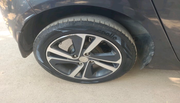 2020 Tata ALTROZ XZ PETROL, Petrol, Manual, 88,416 km, tyre