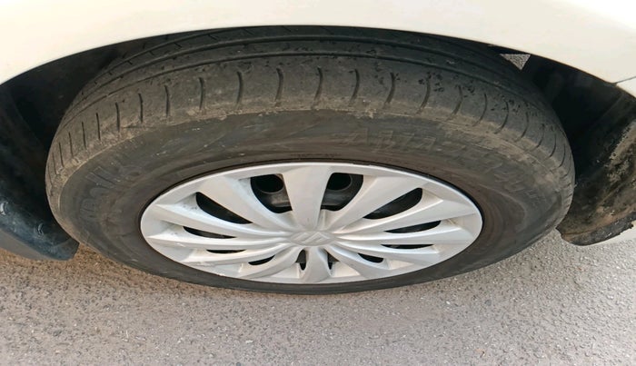 2011 Maruti Swift Dzire VDI, Diesel, Manual, 1,36,733 km, tyre