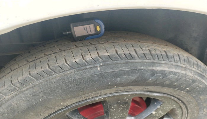 2013 Maruti Swift VDI, Diesel, Manual, 1,01,733 km, tyre