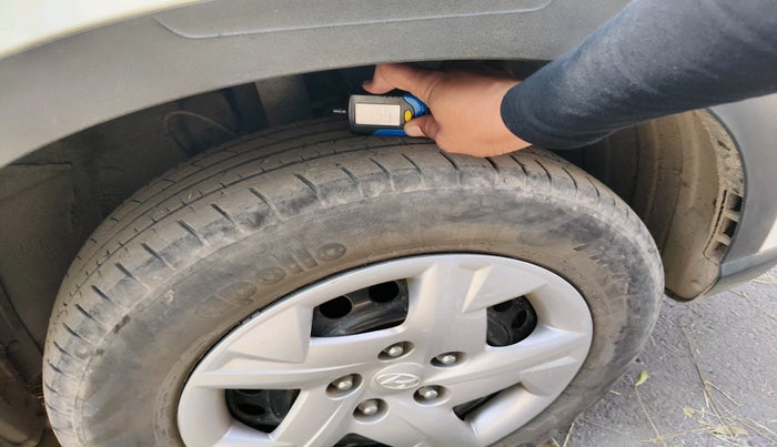 2022 Hyundai VENUE S 1.2, Petrol, Manual, 51,858 km, tyre