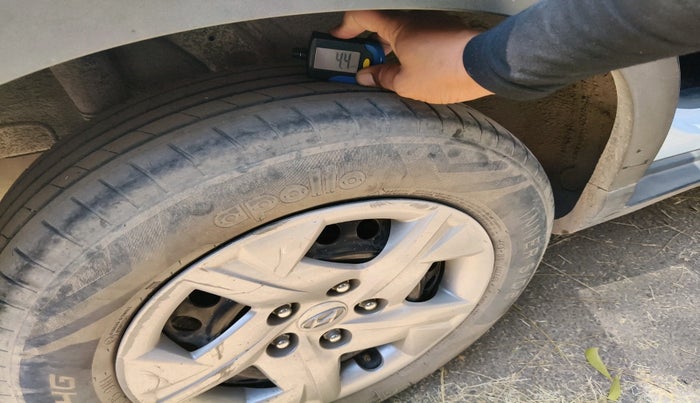 2022 Hyundai VENUE S 1.2, Petrol, Manual, 51,858 km, tyre