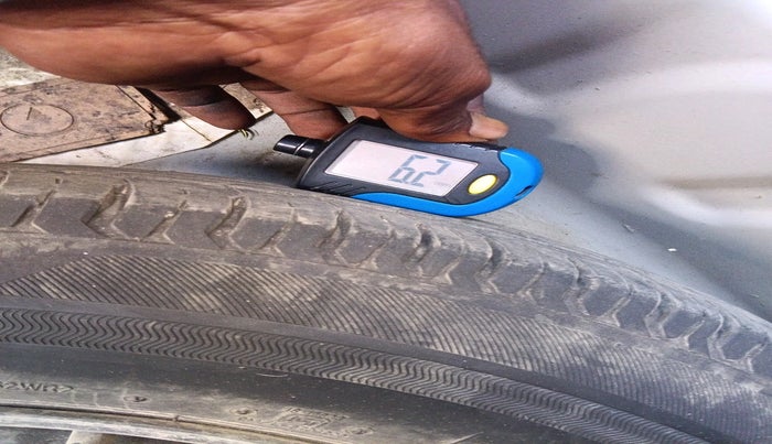 2017 Maruti Dzire VXI AMT, Petrol, Automatic, 56,310 km, tyre