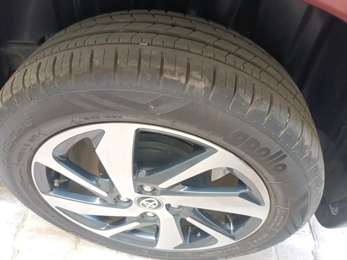 2024 Toyota Glanza V AMT, Petrol, Automatic, 8,046 km, tyre