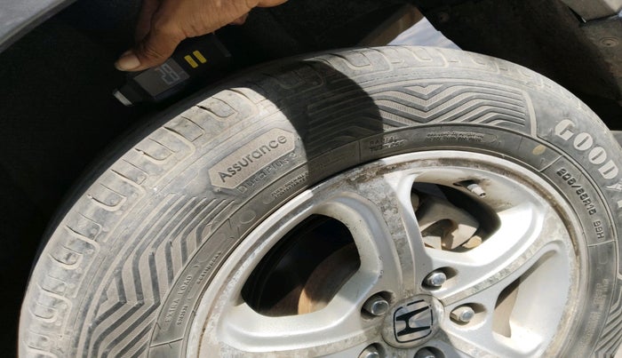 2008 Honda Civic 1.8L I-VTEC S MT, CNG, Manual, 1,90,079 km, tyre