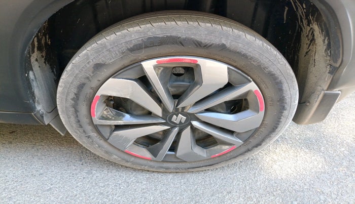 2025 Maruti FRONX DELTA 1.2 AGS, CNG, Automatic, 23,578 km, tyre