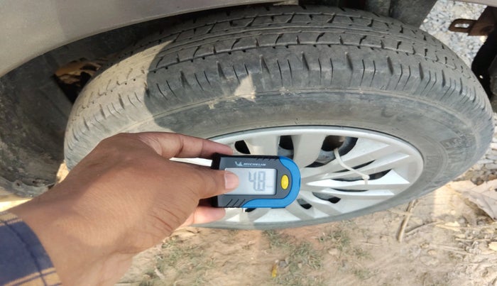 2014 Maruti Swift VDI, Diesel, Manual, 2,00,639 km, tyre