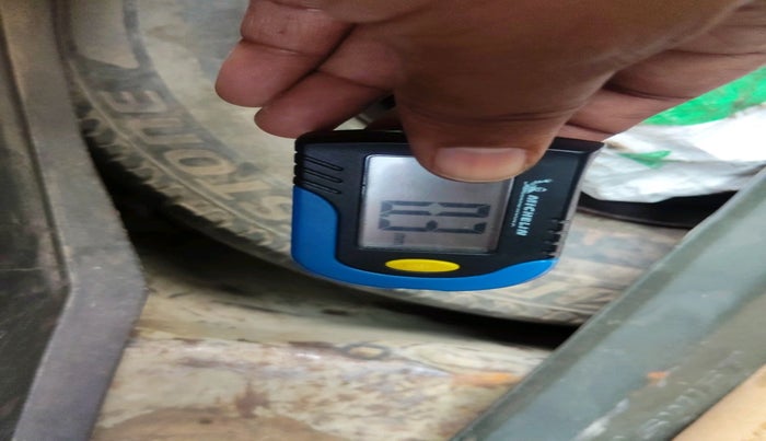 2014 Maruti Swift VDI, Diesel, Manual, 2,00,639 km, tyre