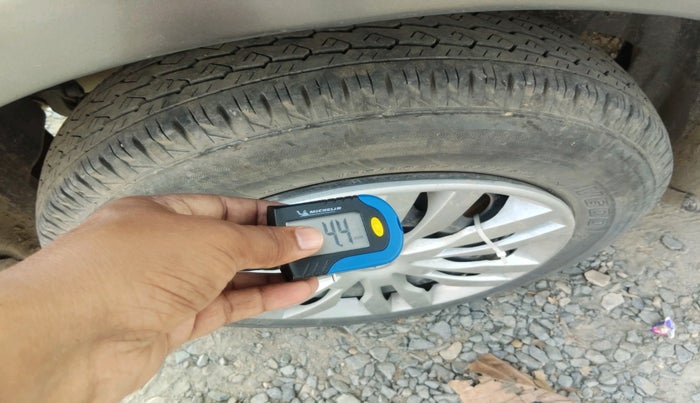 2014 Maruti Swift VDI, Diesel, Manual, 2,00,639 km, tyre