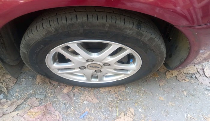 2009 Ford Fiesta SXI 1.6 PETROL, Petrol, Manual, 80,000 km, tyre