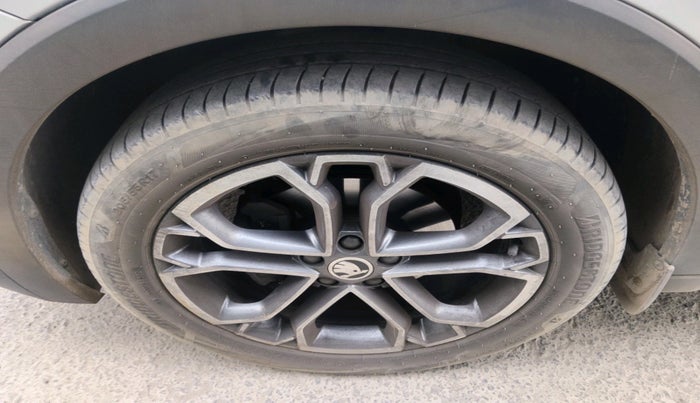 2023 Skoda KUSHAQ STYLE 1.0L TSI AT, Petrol, Automatic, 1,00,820 km, tyre