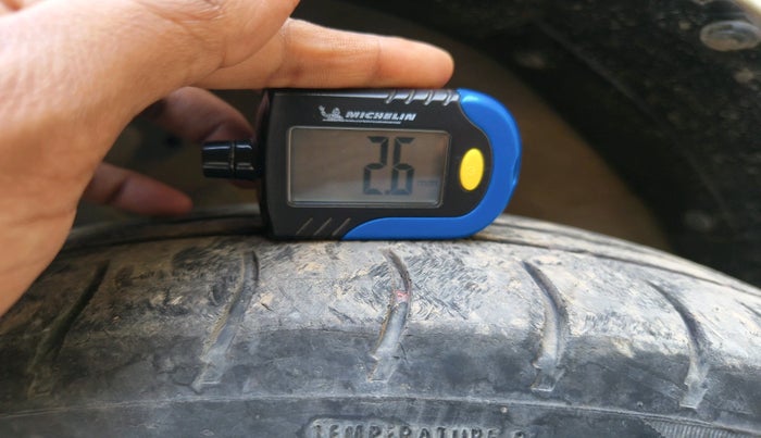 2015 Maruti Swift VDI, Diesel, Manual, 1,67,920 km, tyre