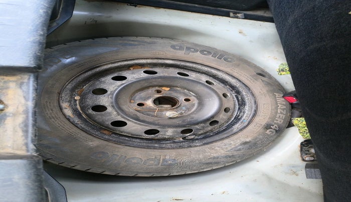 2015 Maruti Swift VDI, Diesel, Manual, 1,67,920 km, tyre