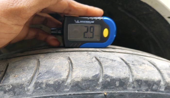 2015 Maruti Swift VDI, Diesel, Manual, 1,67,920 km, tyre