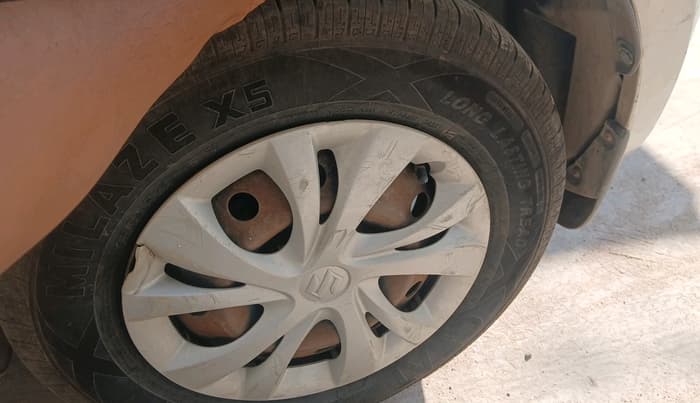 2018 Maruti Swift VDI AMT, Diesel, Automatic, 96,122 km, tyre