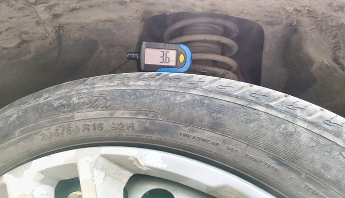 2017 Maruti Vitara Brezza LDI (O), Diesel, Manual, 1,90,527 km, tyre