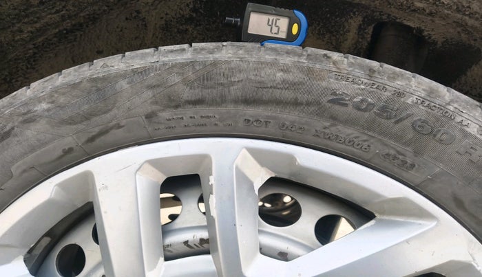 2017 Maruti Vitara Brezza LDI (O), Diesel, Manual, 1,90,527 km, tyre