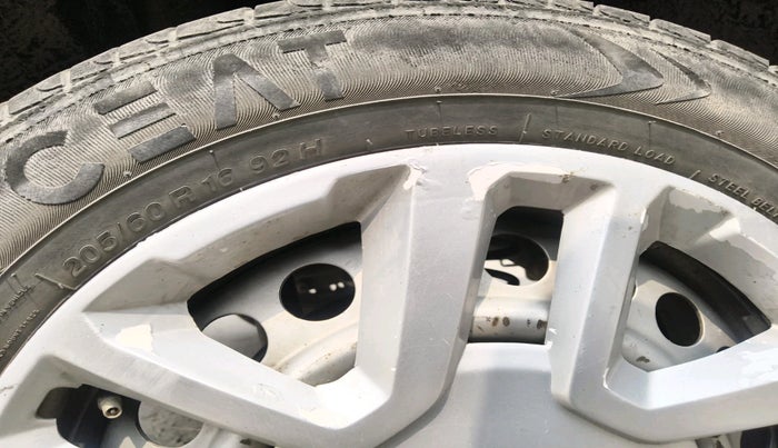 2017 Maruti Vitara Brezza LDI (O), Diesel, Manual, 1,90,527 km, tyre