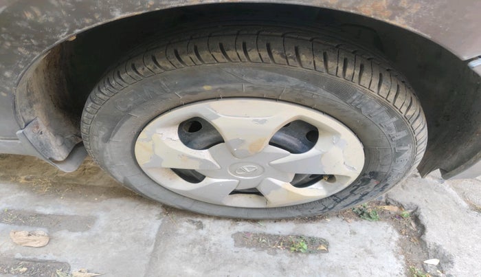 2017 Tata Tiago XT PETROL, Petrol, Manual, 26,587 km, tyre