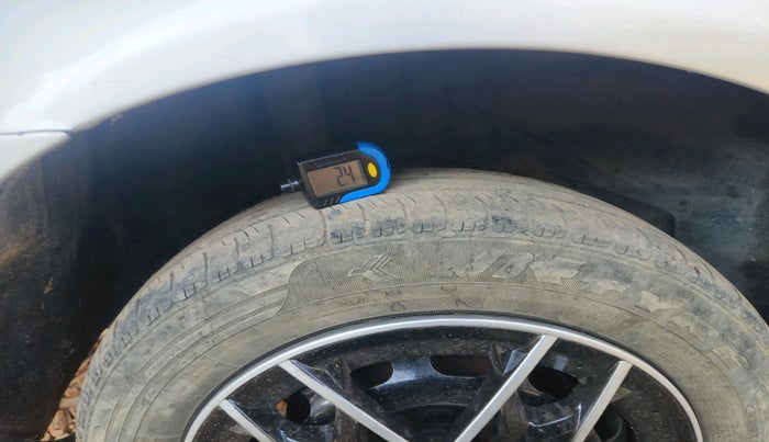 2012 Ford Fiesta Classic LXI 1.4 DIESEL, Diesel, Manual, 1,59,932 km, tyre