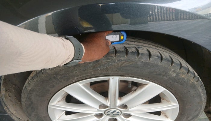 2017 Volkswagen Vento HIGHLINE 1.6 MPI, Petrol, Manual, 59,491 km, tyre