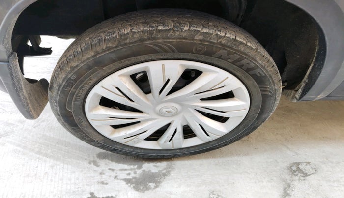 2025 Renault Kiger RXL MT, Petrol, Manual, 28,194 km, tyre