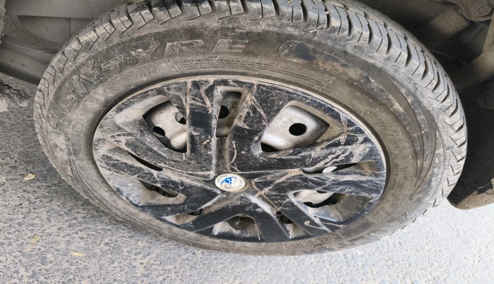 2014 Maruti Wagon R 1.0 LXI, Petrol, Manual, 1,22,337 km, tyre