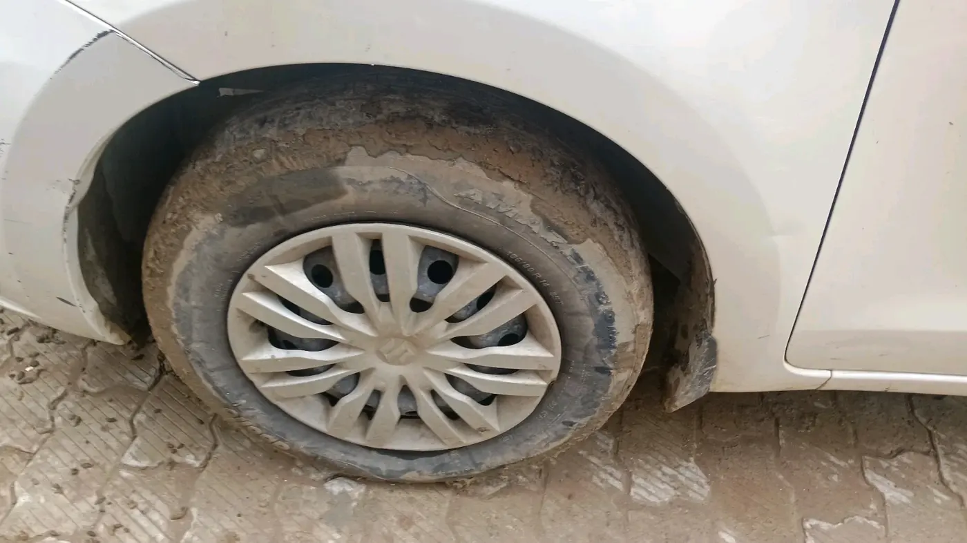 2020 Maruti Dzire VXI, Petrol, Manual, 65,502 km, tyre