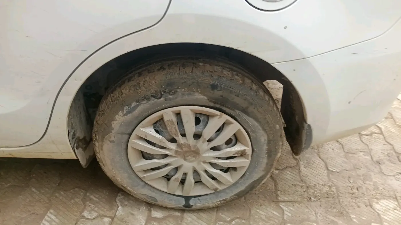 2020 Maruti Dzire VXI, Petrol, Manual, 65,502 km, tyre