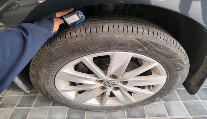 2015 Volkswagen Polo HIGHLINE1.2L, Petrol, Manual, 41,973 km, tyre