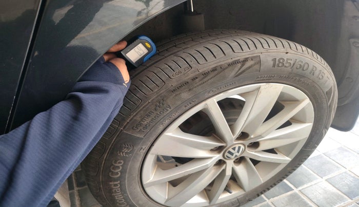 2015 Volkswagen Polo HIGHLINE1.2L, Petrol, Manual, 41,973 km, tyre