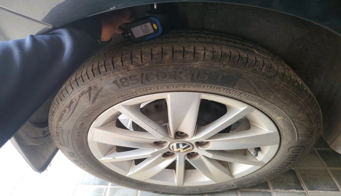 2015 Volkswagen Polo HIGHLINE1.2L, Petrol, Manual, 41,973 km, tyre