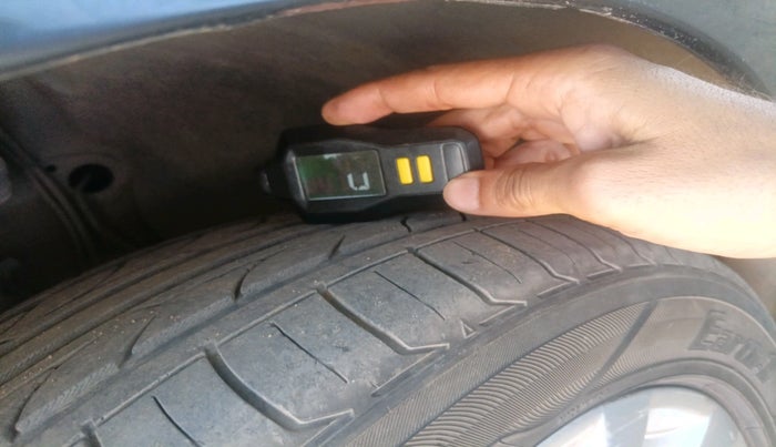 2017 Skoda Octavia 2.0 TDI L&K AT, Diesel, Automatic, 1,04,437 km, tyre