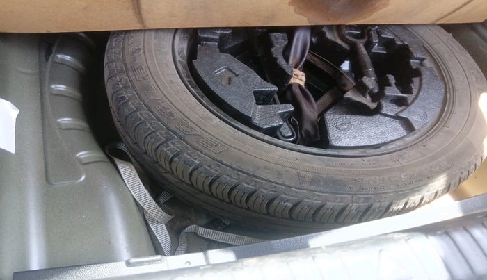 2017 Skoda Octavia 2.0 TDI L&K AT, Diesel, Automatic, 1,04,437 km, tyre