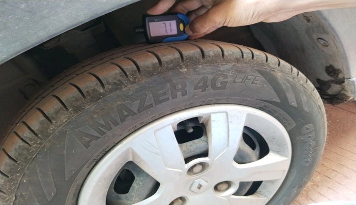 2017 Renault Kwid RXL 1.0 AMT, Petrol, Automatic, 33,352 km, tyre