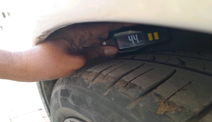 2019 Volkswagen Polo HIGHLINE PLUS 1.0 16 ALLOY, Petrol, Manual, 93,374 km, tyre