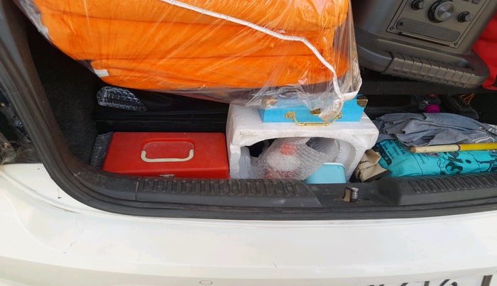 2019 Volkswagen Polo HIGHLINE PLUS 1.0 16 ALLOY, Petrol, Manual, 93,374 km, tyre