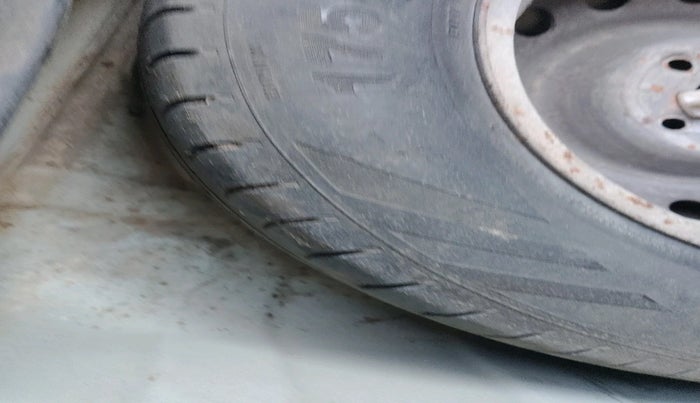 2012 Hyundai i20 MAGNA (O) 1.4 CRDI, Diesel, Manual, 1,30,986 km, tyre