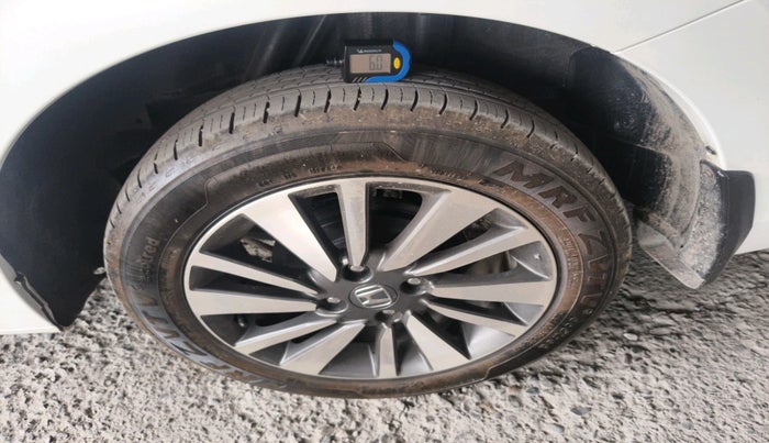 2025 Honda City 1.5L I-VTEC V, Petrol, Manual, 2,992 km, tyre