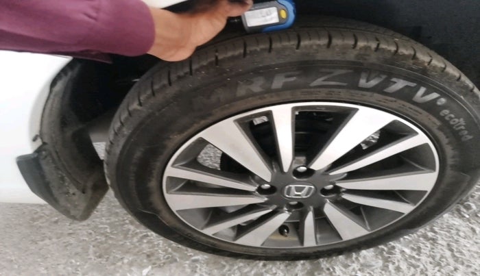 2025 Honda City 1.5L I-VTEC V, Petrol, Manual, 2,992 km, tyre