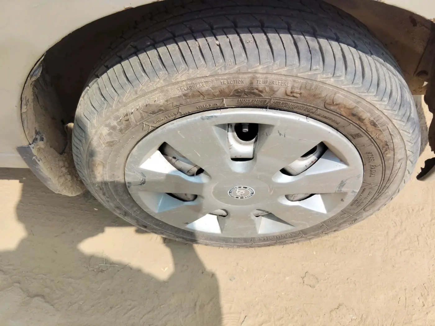 2011 Maruti Alto K10 LXI, Petrol, Manual, 1,51,473 km, tyre