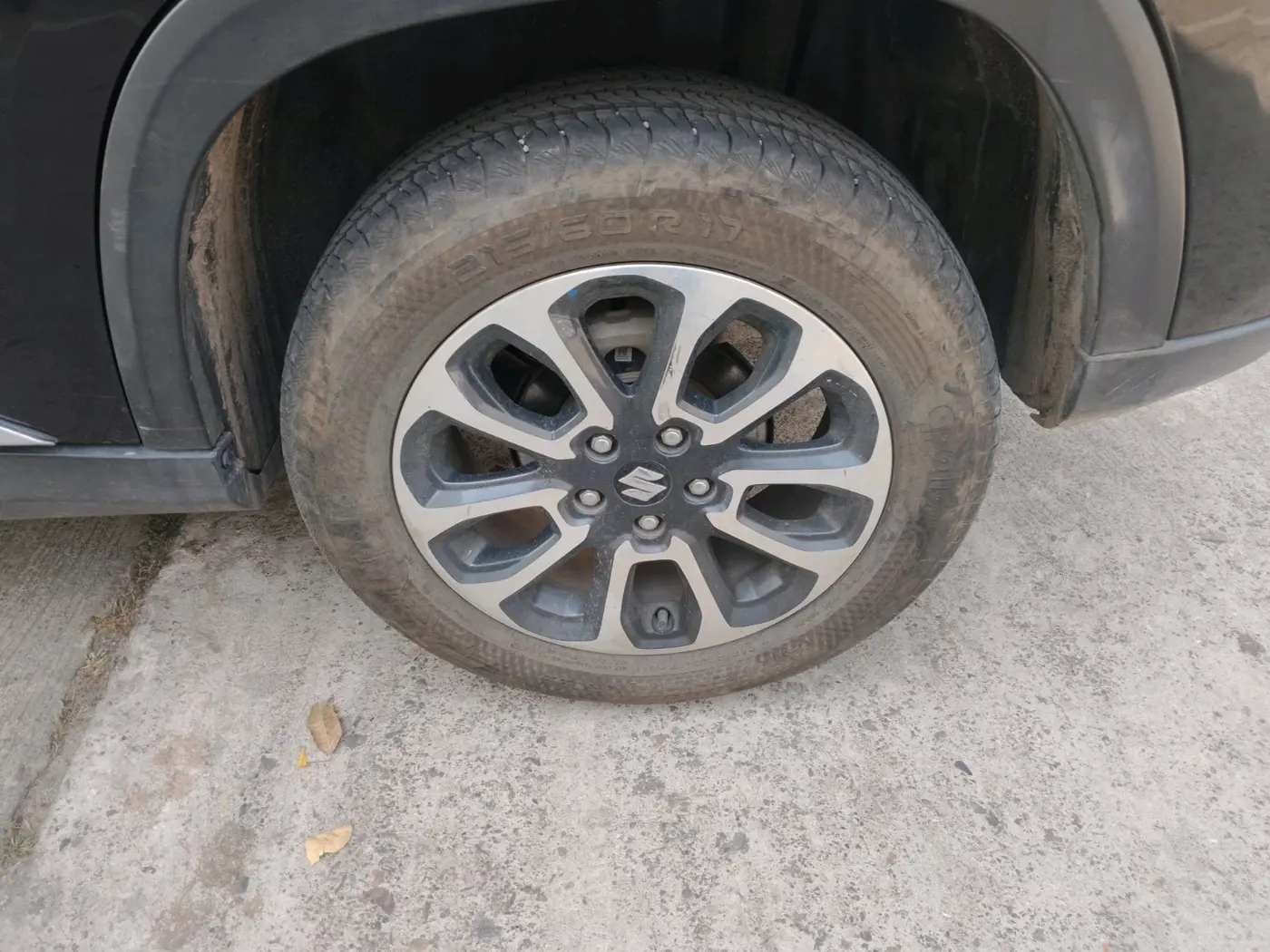 2023 Maruti Grand Vitara ALPHA SMART HYBRID, Petrol, Manual, 26,372 km, tyre