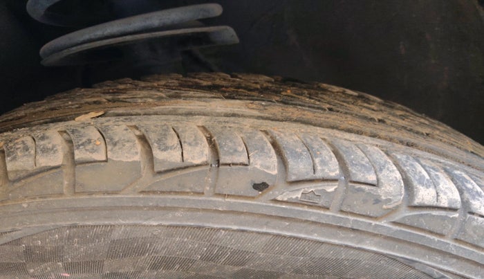 2008 Maruti Swift Dzire ZXI 1.3, Petrol, Manual, 92,635 km, tyre