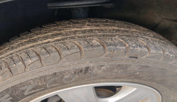 2008 Maruti Swift Dzire ZXI 1.3, Petrol, Manual, 92,635 km, tyre