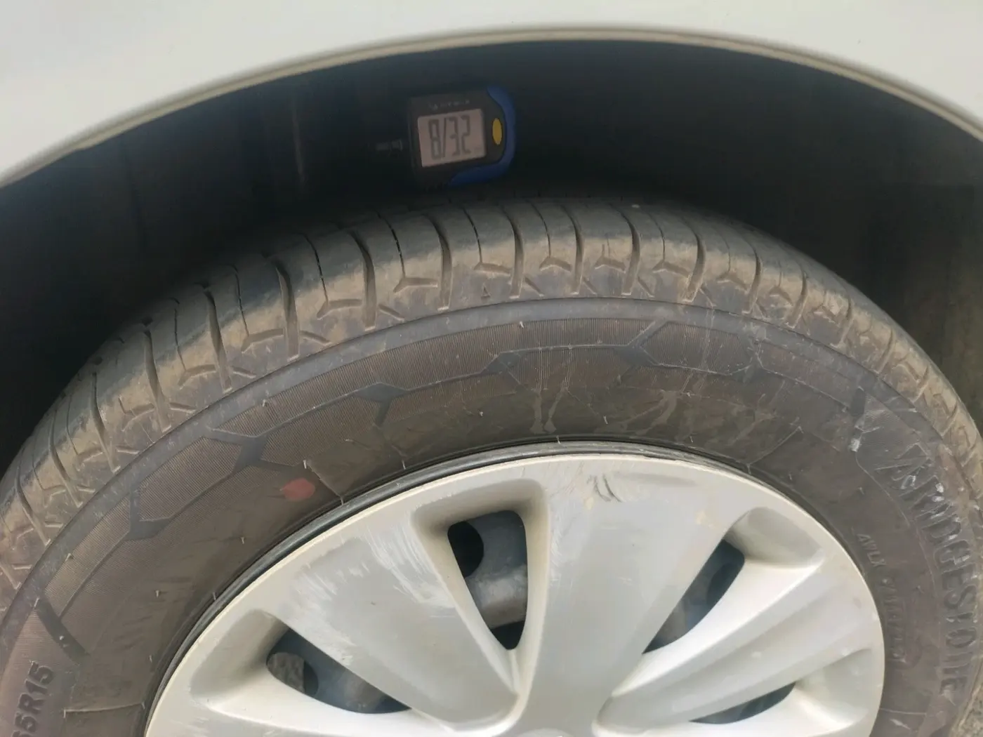 2017 Maruti Ertiga VDI SHVS, Diesel, Manual, 2,07,880 km, tyre