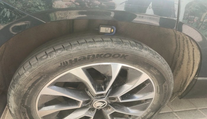 2020 Skoda Karoq STYLE 1.5 TSI AT, Petrol, Automatic, 29,423 km, tyre