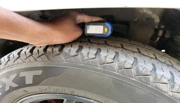 2017 Mahindra TUV300 T8, Diesel, Manual, 1,71,734 km, tyre